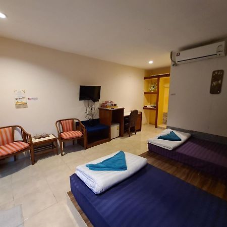 Phutawan Resort Chai Badan Exterior photo
