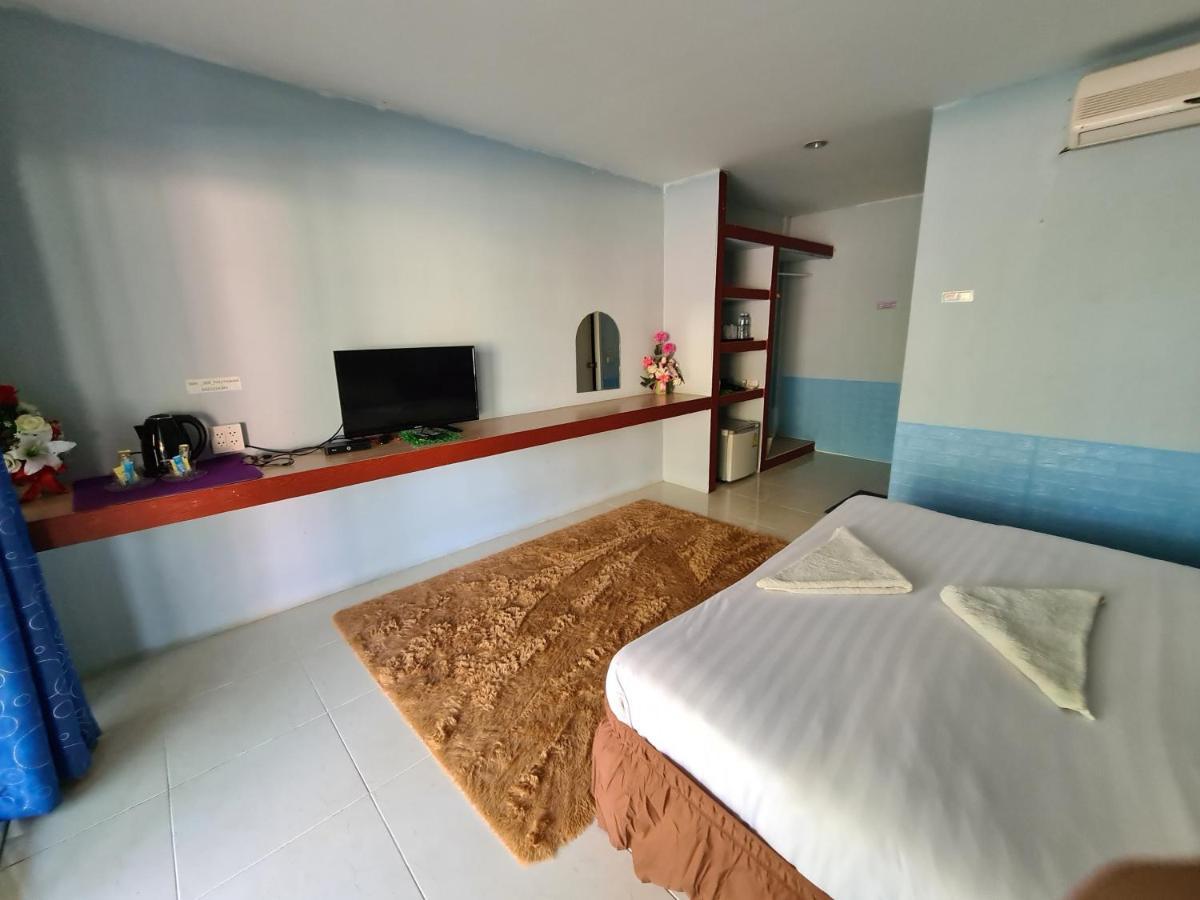 Phutawan Resort Chai Badan Exterior photo