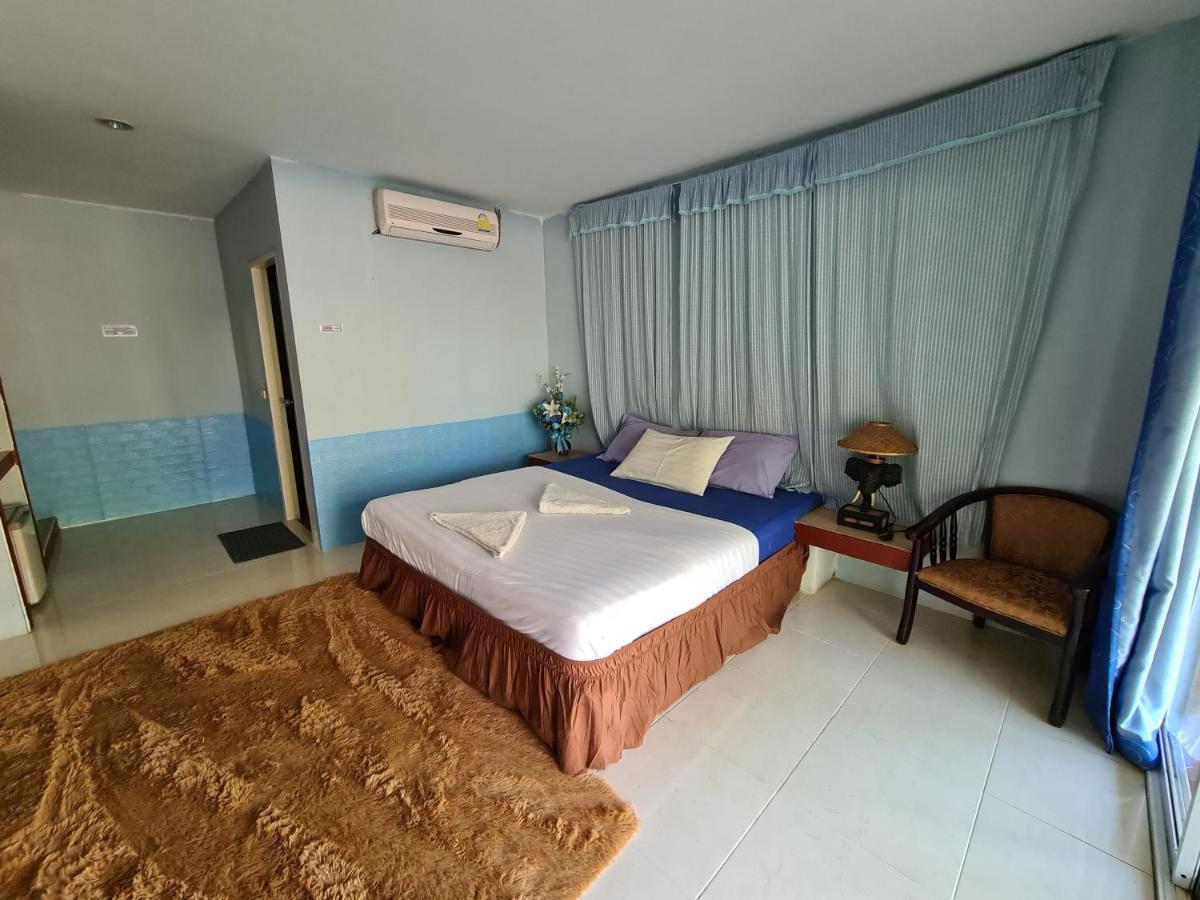 Phutawan Resort Chai Badan Exterior photo