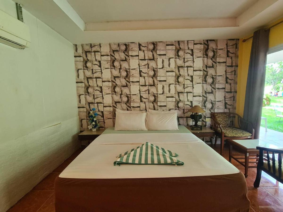 Phutawan Resort Chai Badan Exterior photo