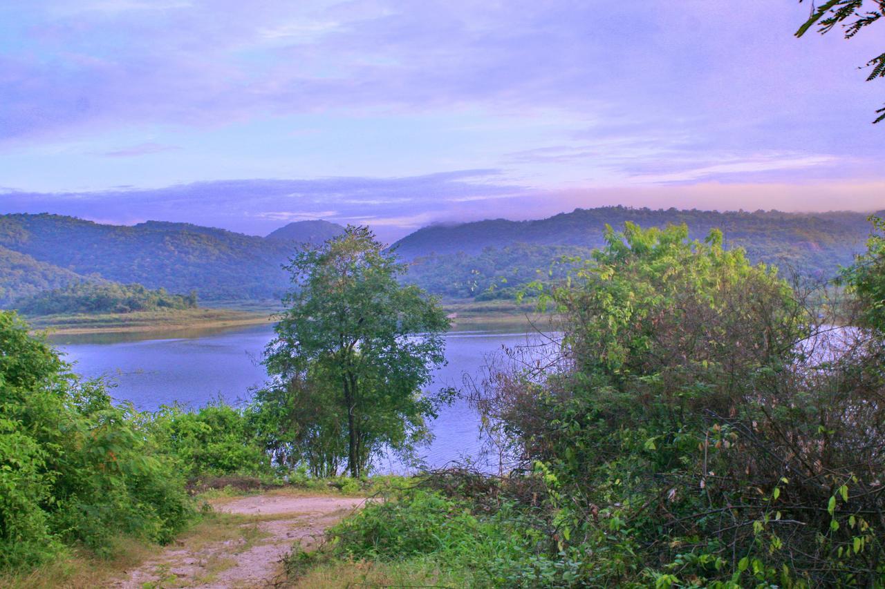 Phutawan Resort Chai Badan Exterior photo