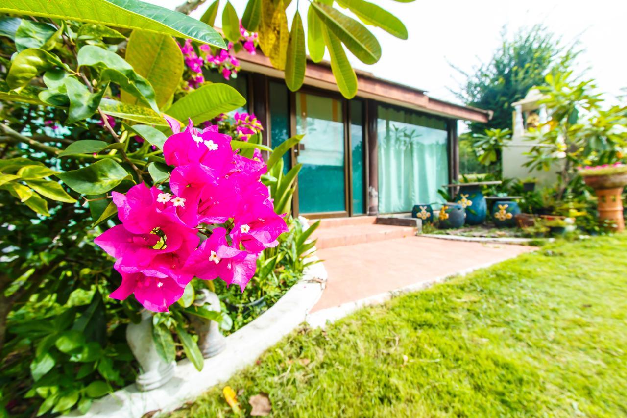 Phutawan Resort Chai Badan Exterior photo