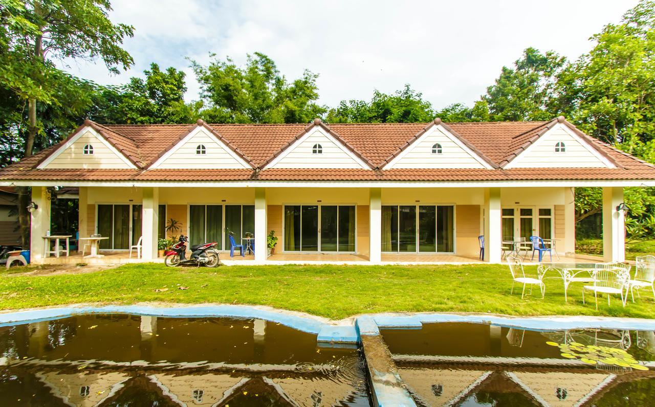 Phutawan Resort Chai Badan Exterior photo